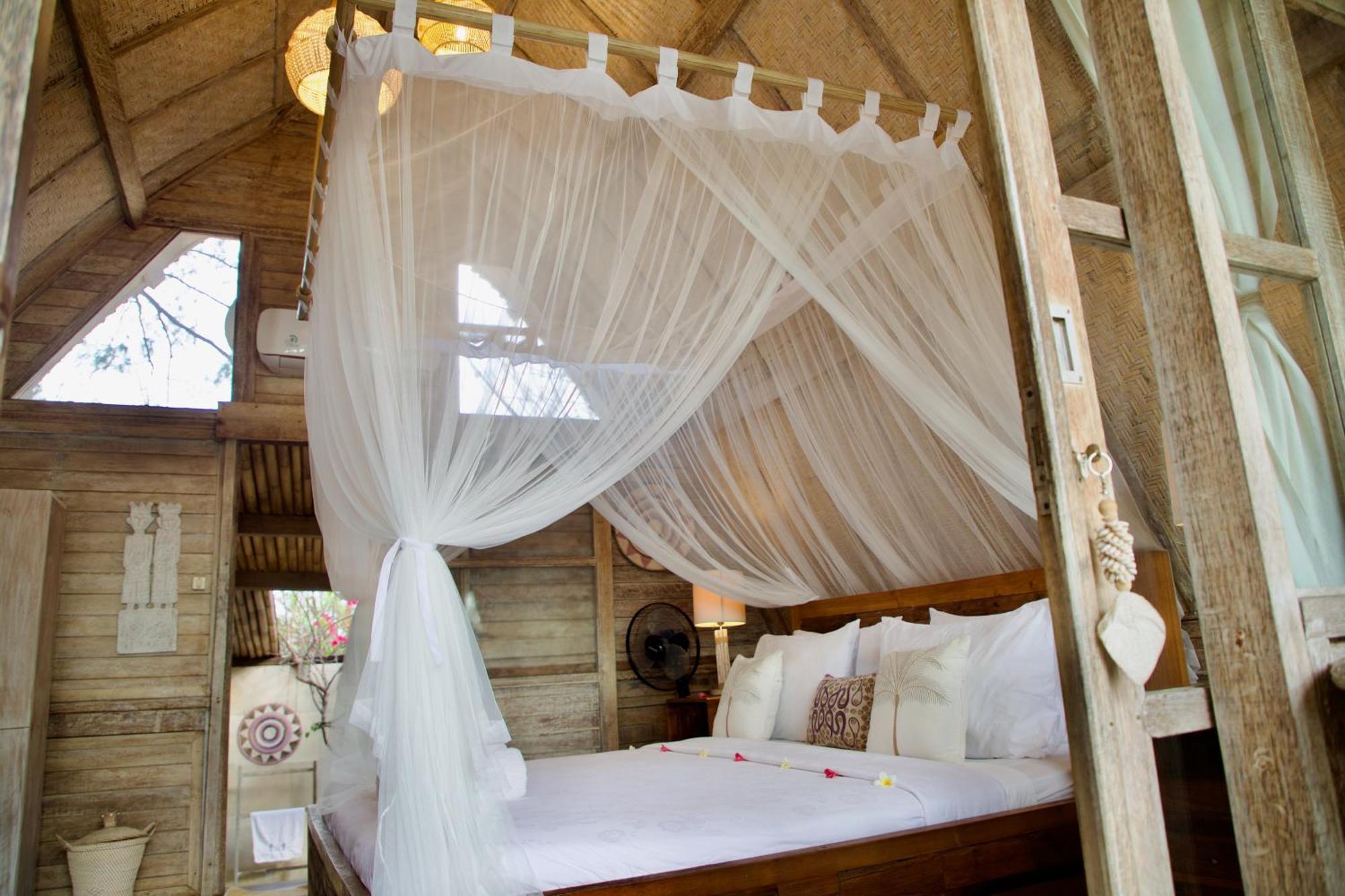 Villa Sunset Beach Gili Trawangan Exterior photo