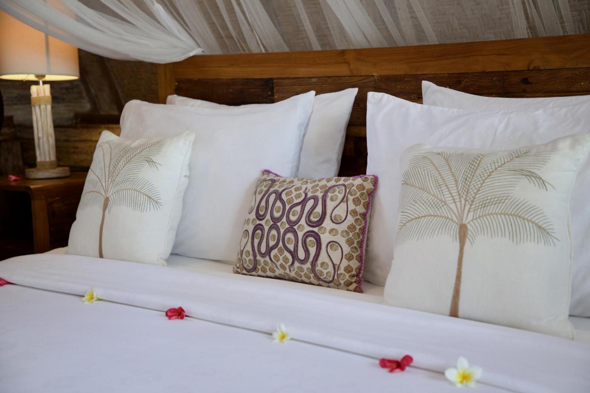 Villa Sunset Beach Gili Trawangan Exterior photo