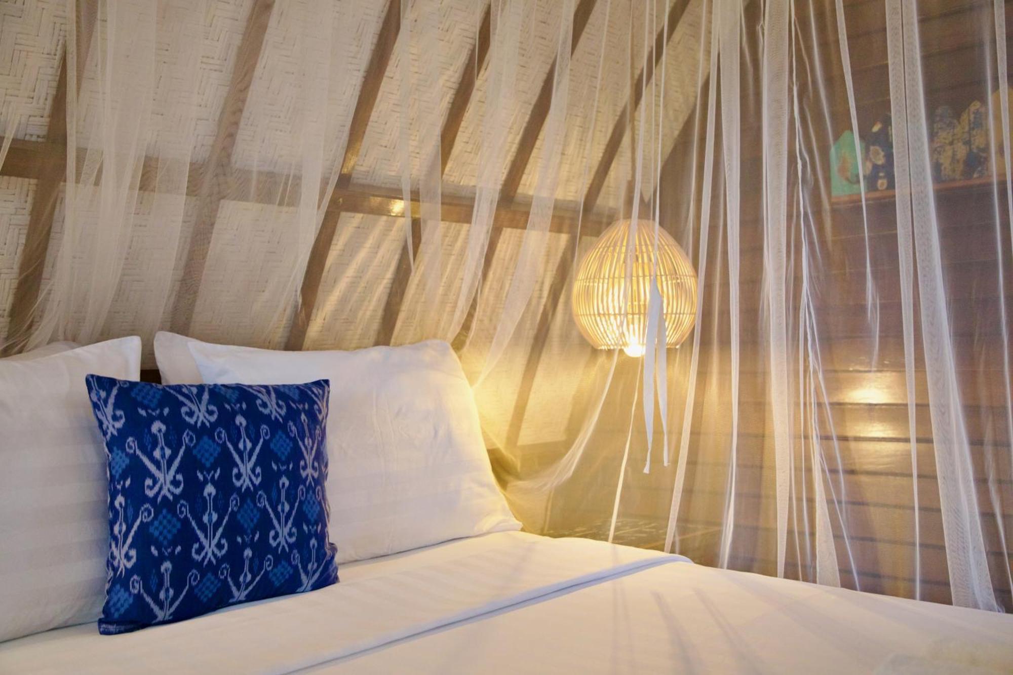 Villa Sunset Beach Gili Trawangan Exterior photo
