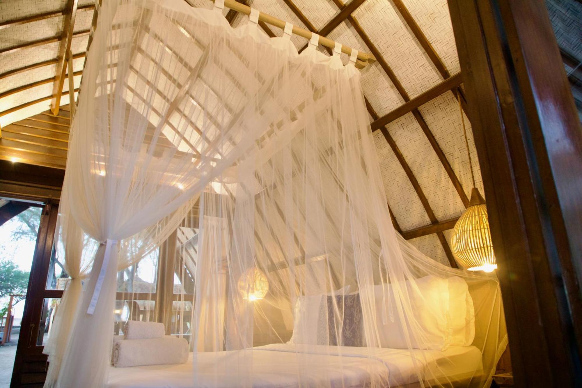 Villa Sunset Beach Gili Trawangan Exterior photo