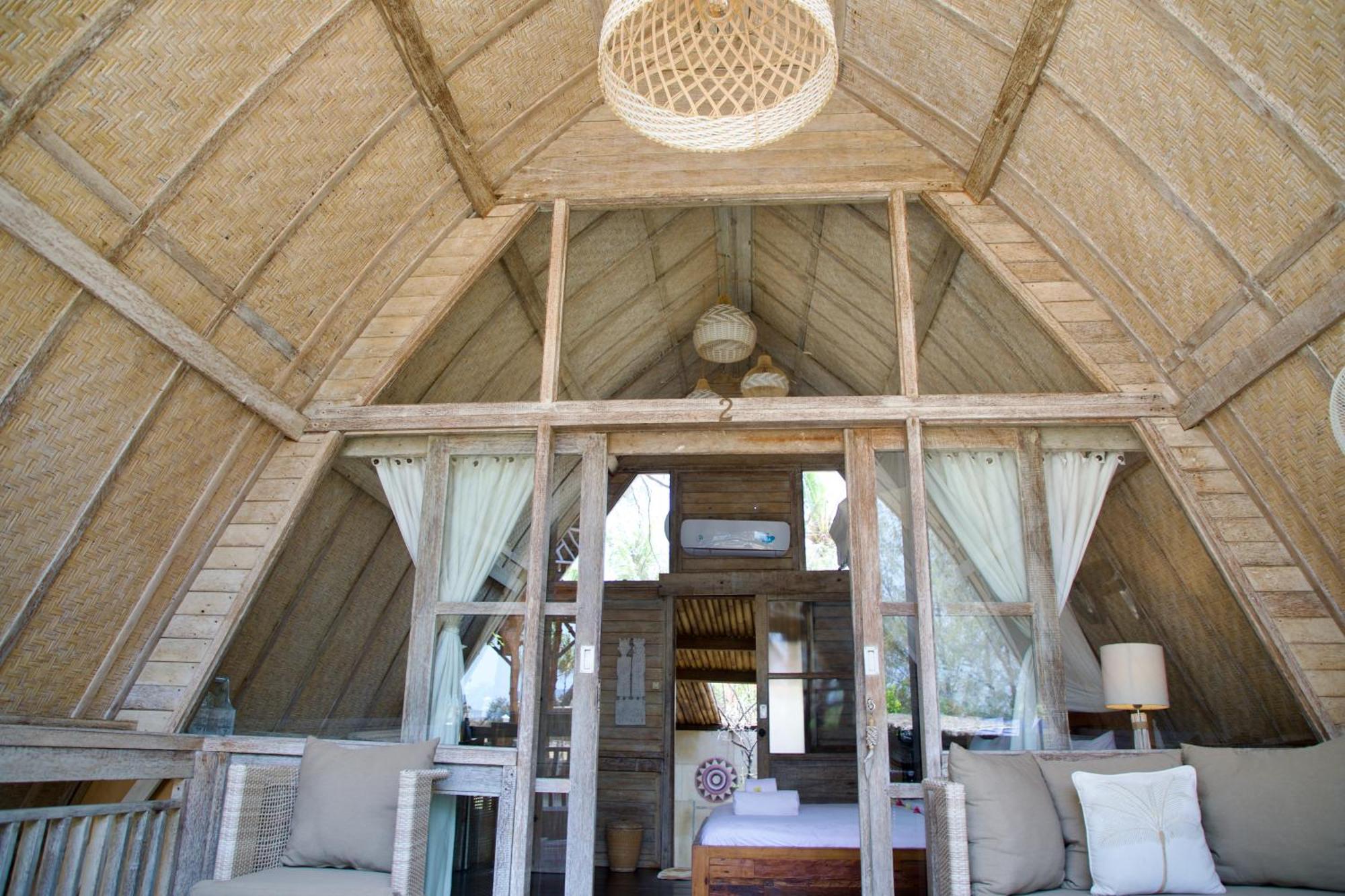 Villa Sunset Beach Gili Trawangan Exterior photo