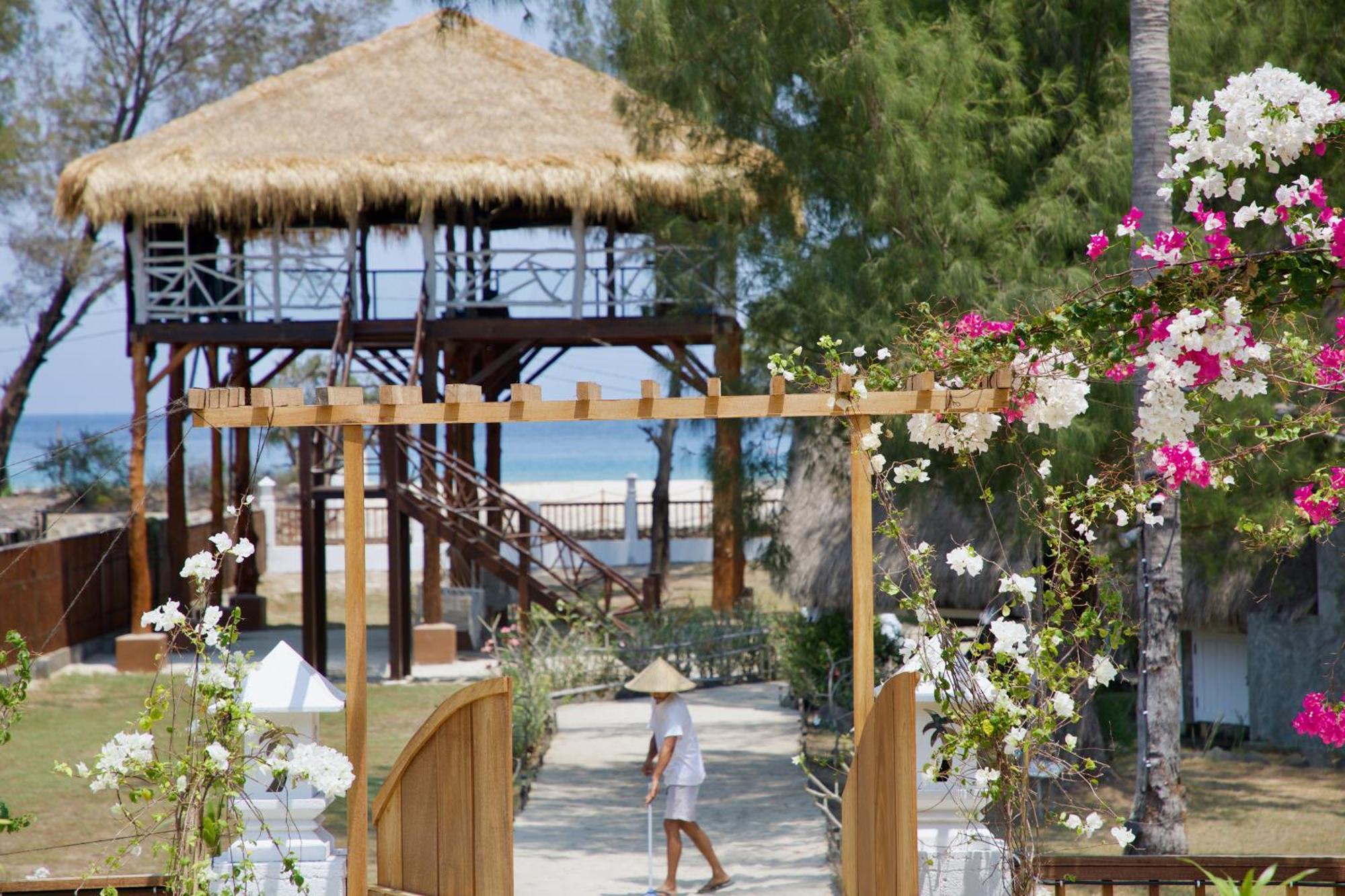 Villa Sunset Beach Gili Trawangan Exterior photo