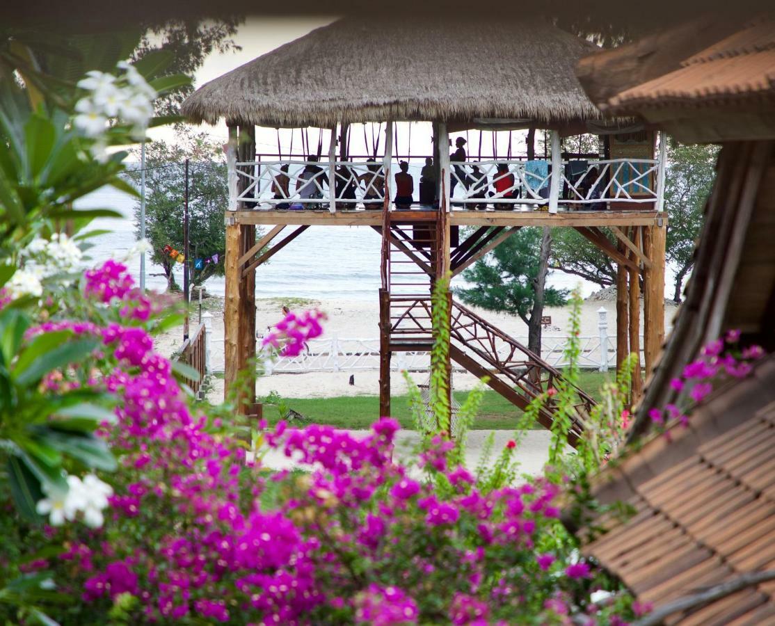 Villa Sunset Beach Gili Trawangan Exterior photo
