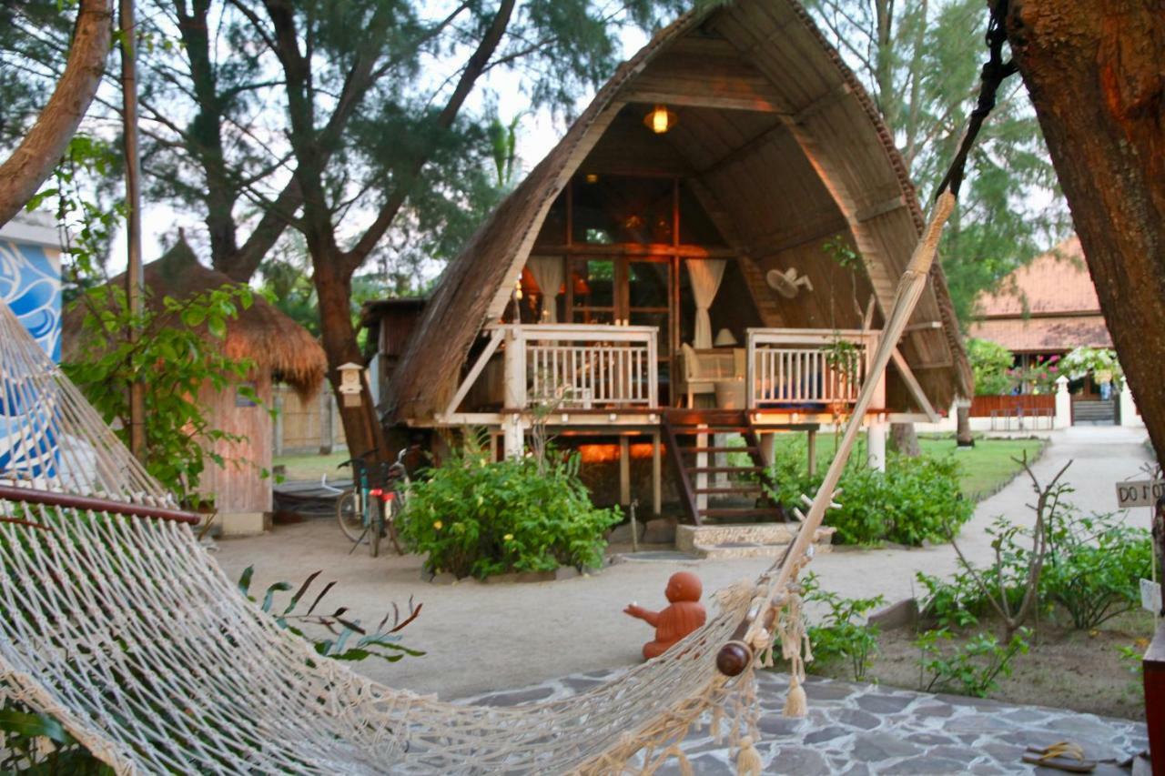 Villa Sunset Beach Gili Trawangan Exterior photo