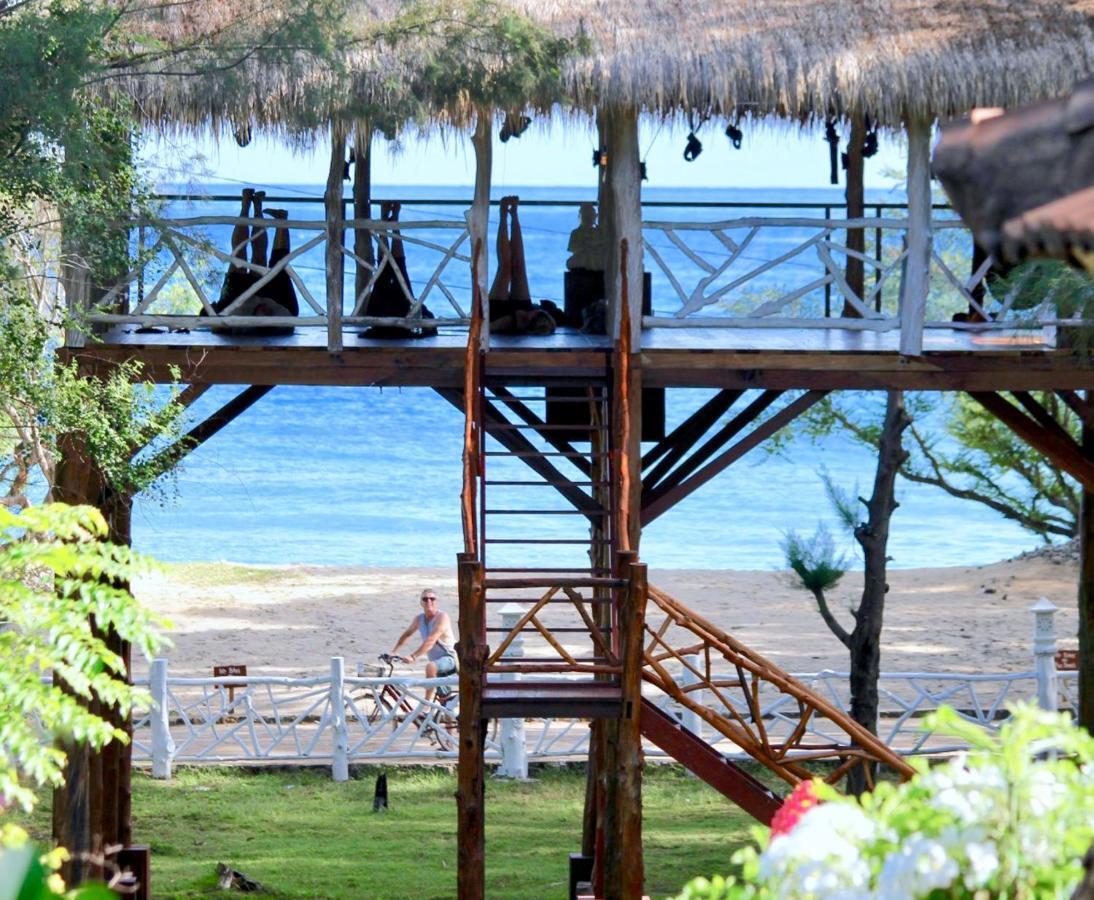 Villa Sunset Beach Gili Trawangan Exterior photo